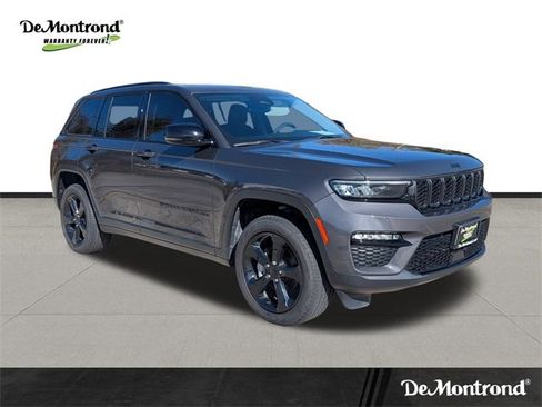 Used 2023 Jeep Grand Cherokee Limited w/ Black Appearance Package image 3