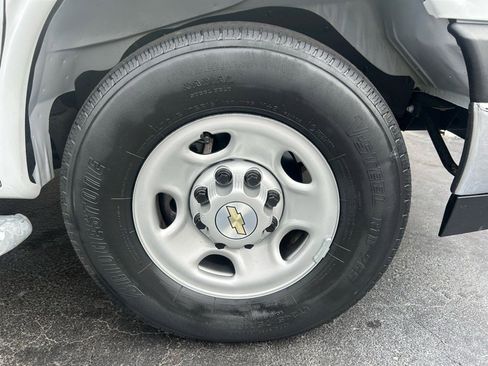 Used 2023 Chevrolet Express 2500 w/ Driver Convenience Package image 30