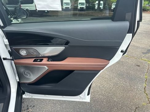 New 2026 Lincoln Nautilus Reserve AWD/4WD image 17