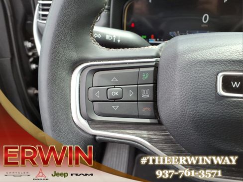 Used 2024 Jeep Wagoneer L Series II w/ Flexible Seating Group AWD/4WD image 18