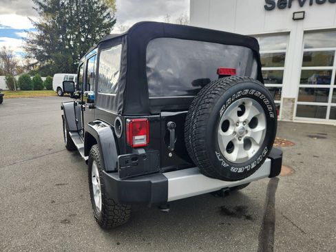 Used 2015 Jeep Wrangler Unlimited Sahara w/ Connectivity Group image 11