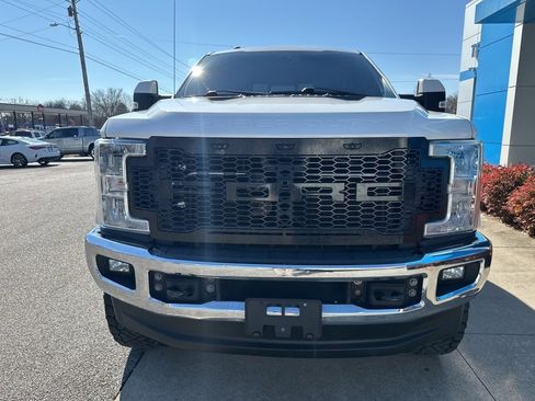 Used 2018 Ford F250 Lariat w/ Lariat Value Package image 4