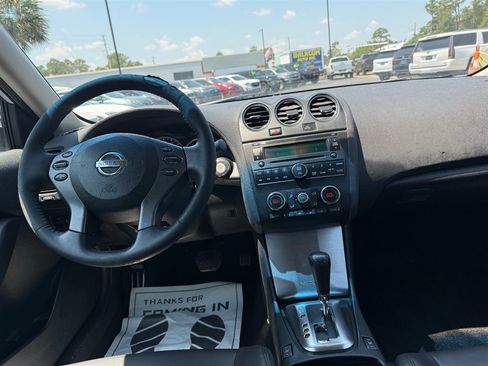 Used 2011 Nissan Altima 2.5 SL w/ 2.5SL Pkg FWD image 9