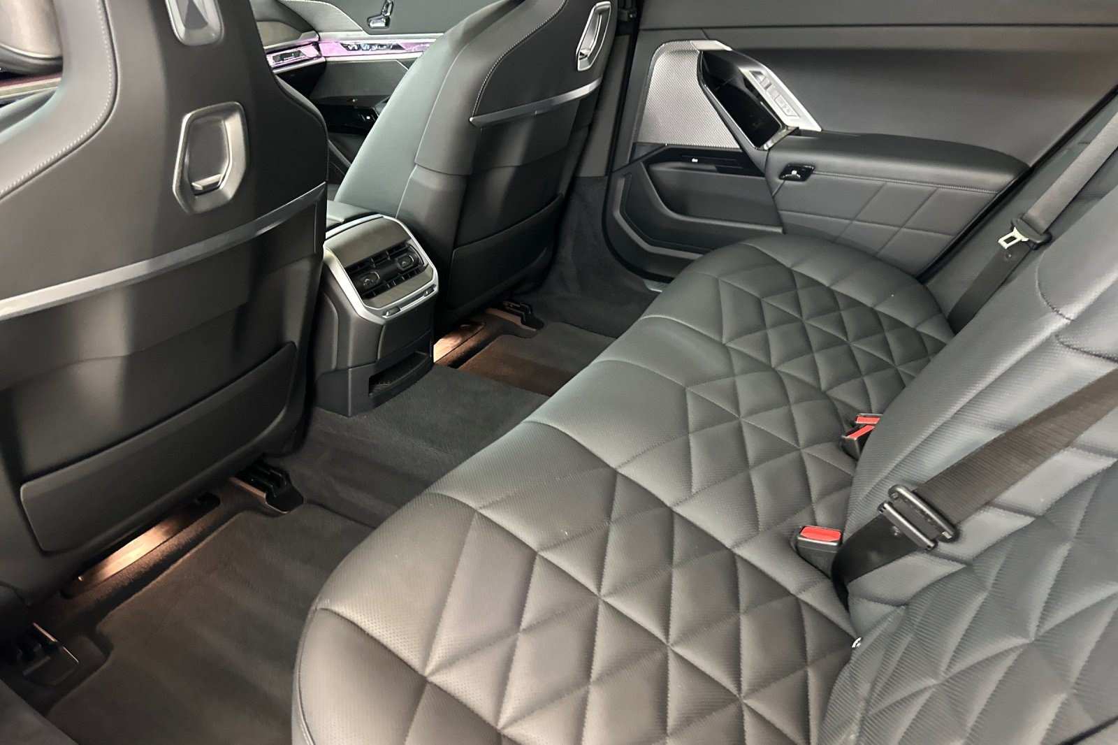 Used 2023 BMW 740i RWD image 26