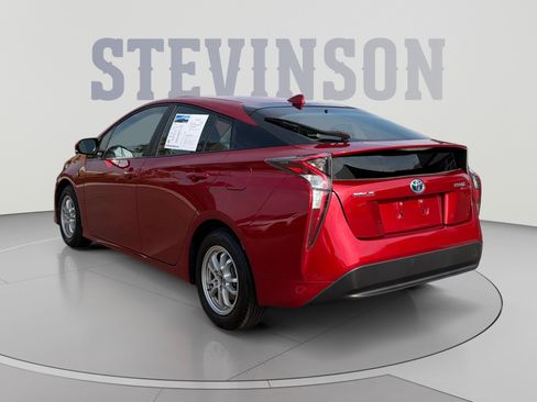 Used 2016 Toyota Prius Four FWD image 3