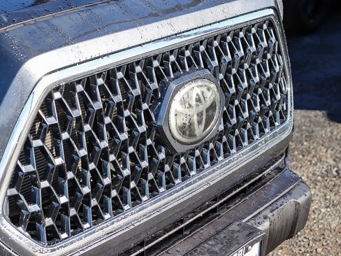 Used 2019 Toyota Tacoma TRD Off-Road image 5