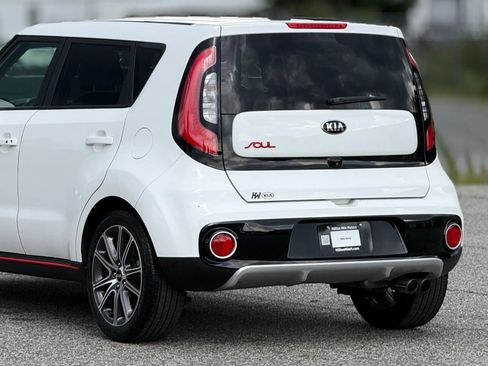 Used 2017 Kia Soul ! FWD image 16