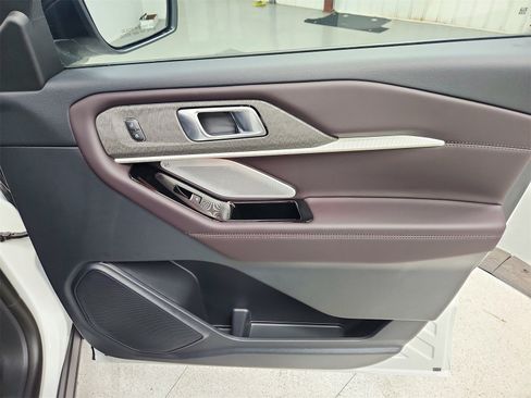 New 2026 Ford Explorer Platinum image 41