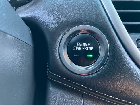 Used 2022 Chevrolet Trax LT w/ Sport Edition image 20