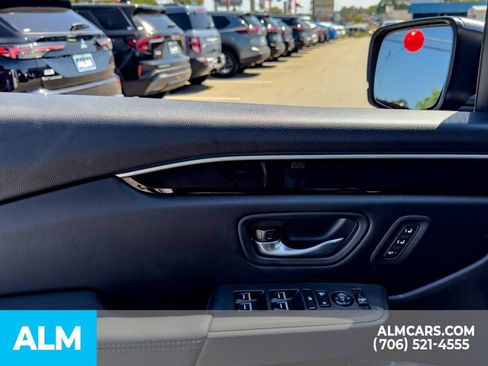 Used 2024 Honda Pilot Touring image 10