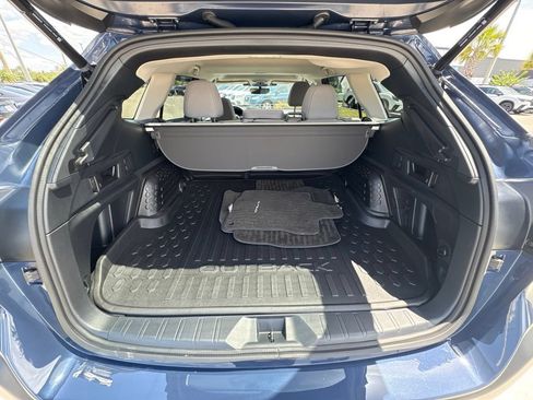 Certified 2025 Subaru Outback Premium AWD/4WD image 18