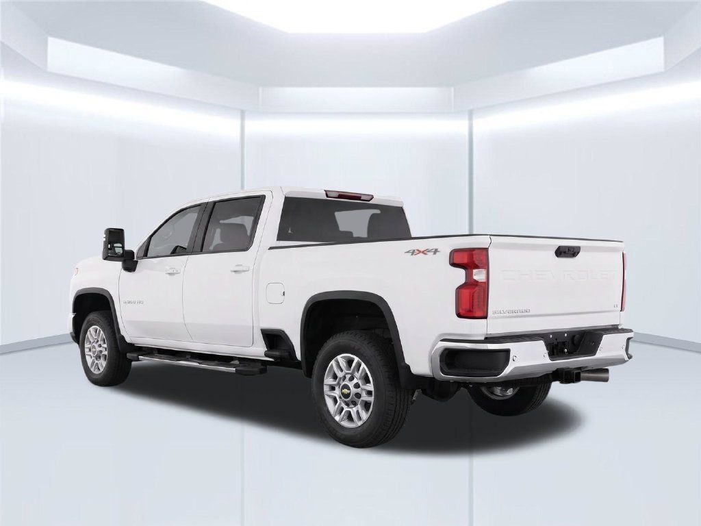 Used 2025 Chevrolet Silverado 2500 LT w/ Safety Package AWD/4WD image 5