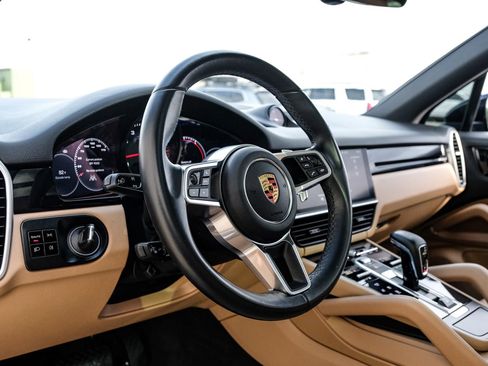 Used 2019 Porsche Cayenne AWD/4WD image 15