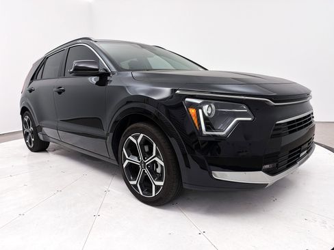 Certified 2024 Kia Niro EX Touring image 11
