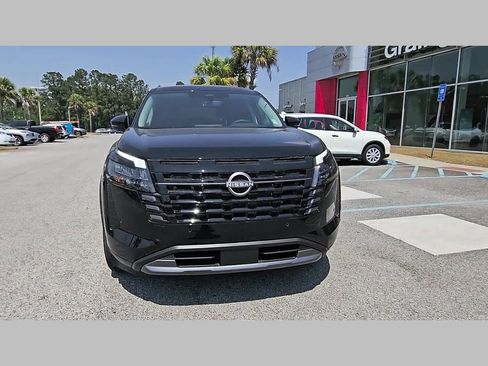 New 2026 Nissan Pathfinder SL FWD image 17