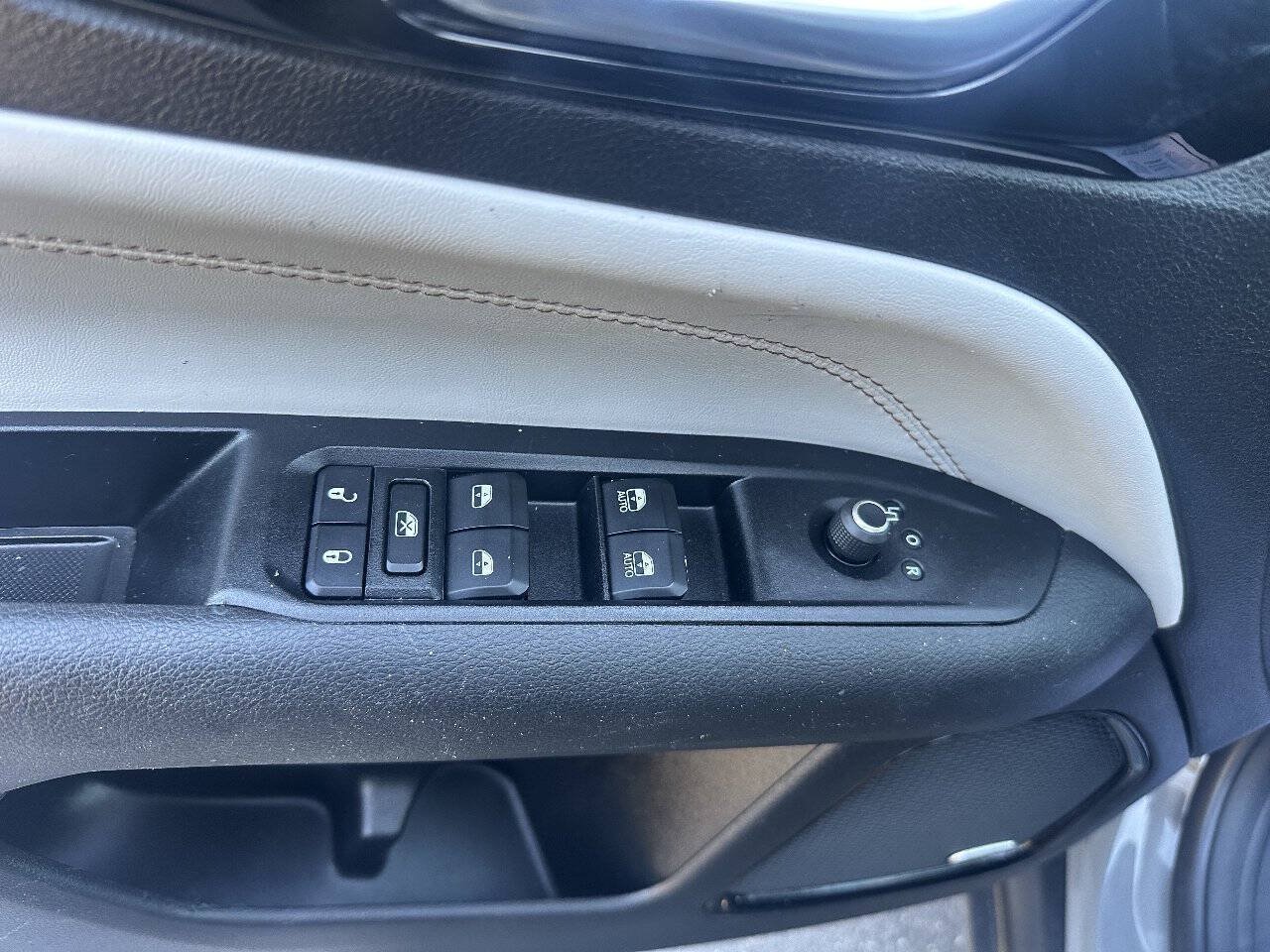 Used 2022 Jeep Compass Limited w/ Sun and Sound Group AWD/4WD image 21