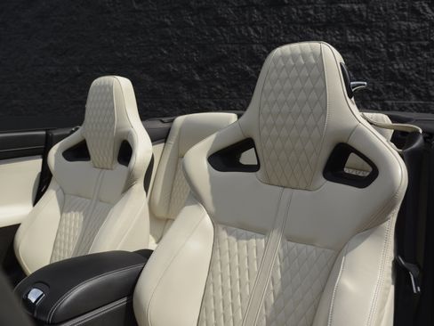 Used 2015 Jaguar XKR R RWD image 5