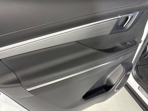 Used 2025 Buick Enclave Preferred image 39