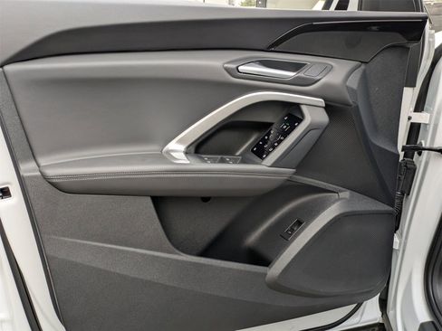 Used 2025 Audi Q5 2.0T Premium w/ Convenience Package image 16