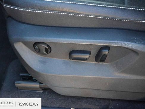 Used 2023 Volkswagen Atlas SE w/ Black Wheel Package image 24