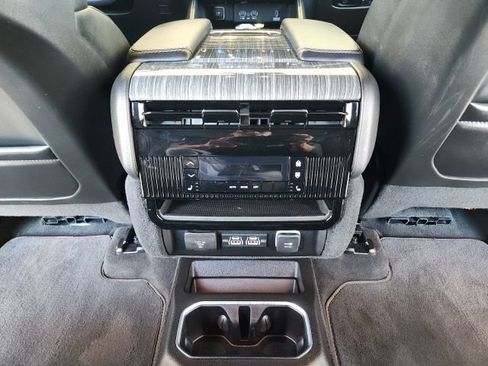 Used 2022 Jeep Wagoneer Series III AWD/4WD image 19