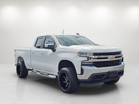 Used 2019 Chevrolet Silverado 1500 LT w/ All-Star Edition AWD/4WD image 3