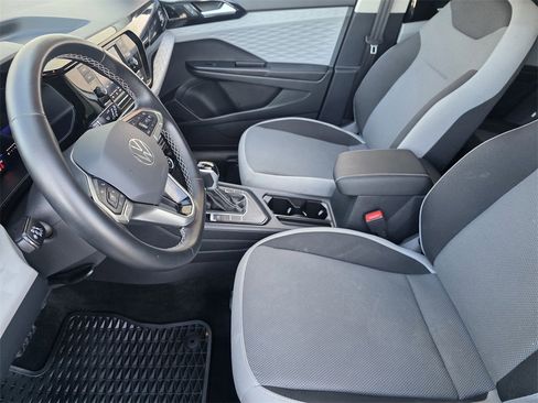 Used 2024 Volkswagen Taos S w/ MDO Package image 9