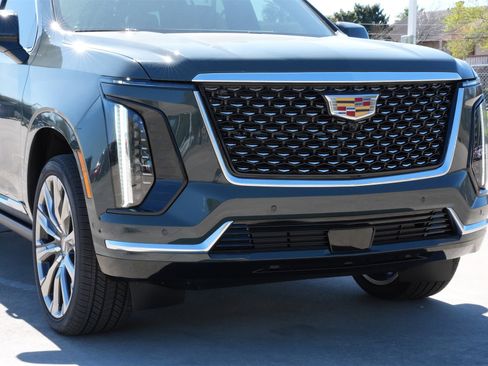 New 2026 Cadillac Escalade ESV Luxury w/ Touring Package image 30