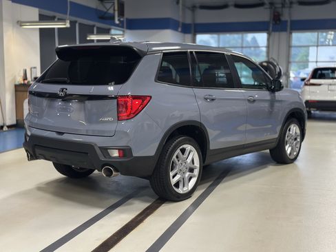 Used 2024 Honda Passport EX-L image 5