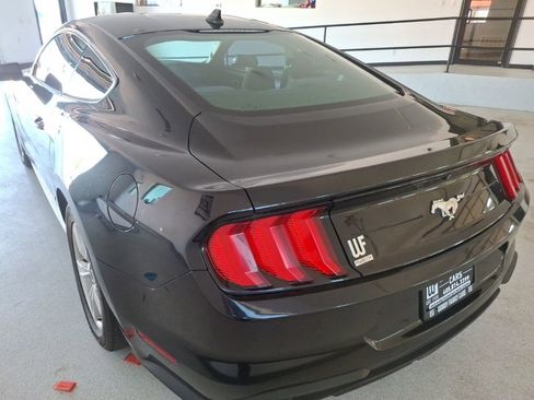 Used 2022 Ford Mustang Coupe RWD image 5