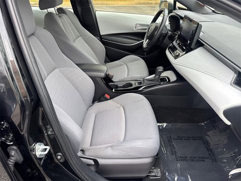Used 2022 Toyota Corolla SE w/ SE Premium Package image 13