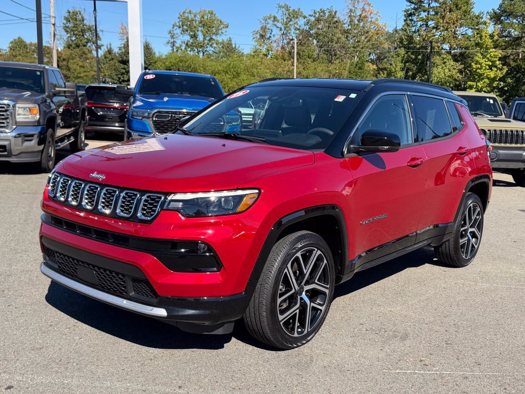 Used 2025 Jeep Compass Limited w/ Elite Group AWD/4WD image 9