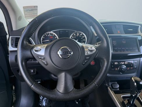 Used 2019 Nissan Sentra SR image 10