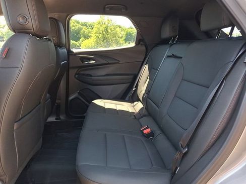 Used 2025 Chevrolet TrailBlazer RS w/ Convenience Package AWD/4WD image 19