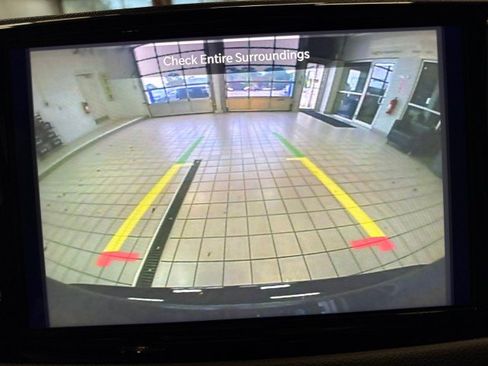 Used 2026 Chrysler Pacifica Select FWD image 22