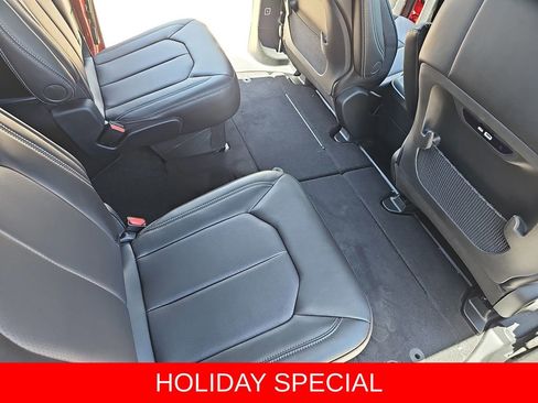 New 2025 Chrysler Pacifica Select image 11
