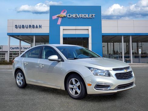Used 2015 Chevrolet Cruze LT FWD image 3