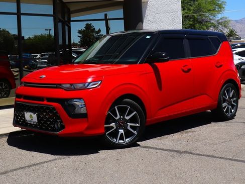 Used 2020 Kia Soul GT-Line FWD image 2