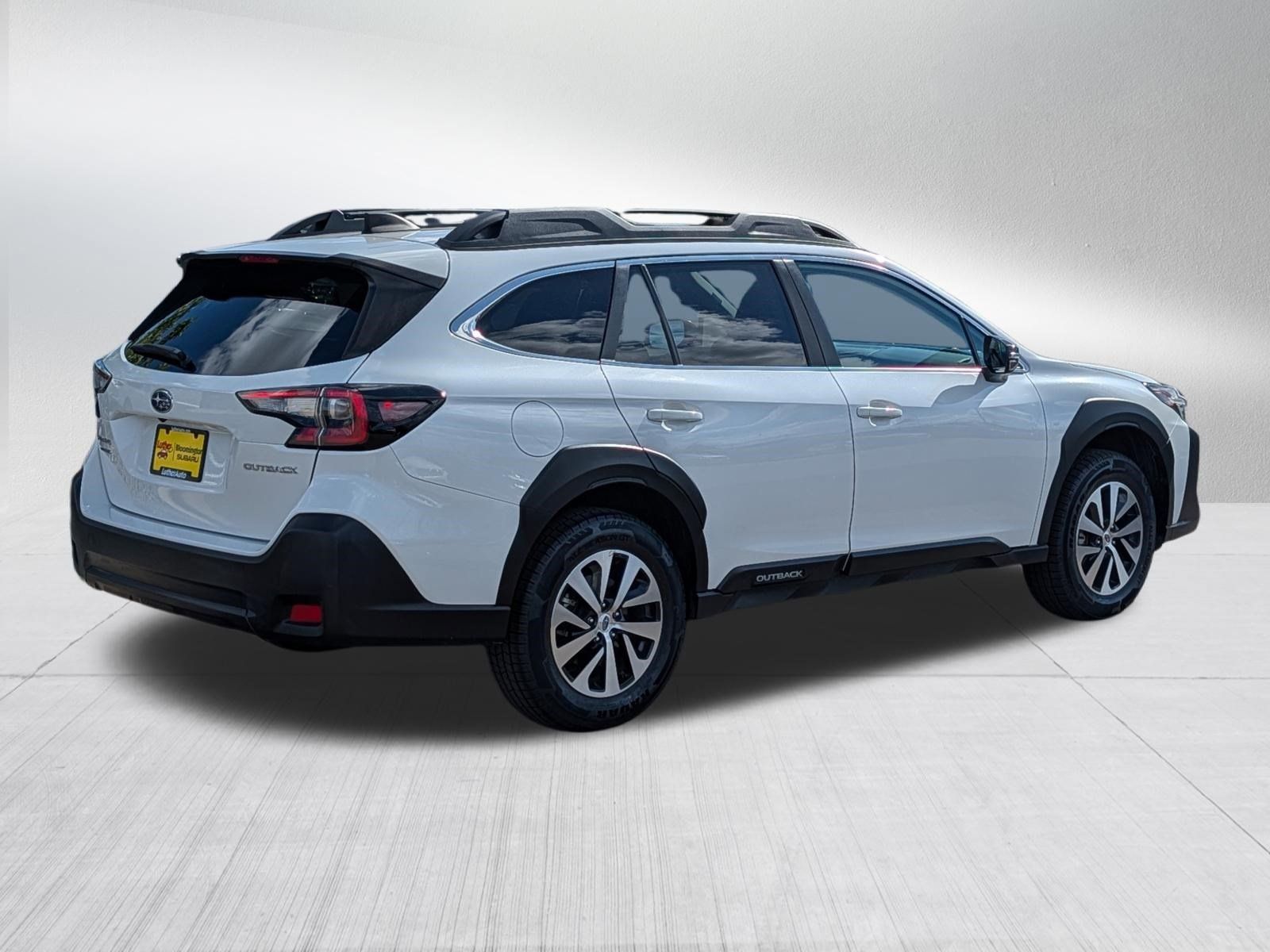 Used 2025 Subaru Outback Premium AWD/4WD image 7