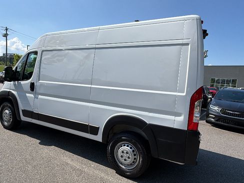 Used 2025 RAM ProMaster 2500 w/ Safety Group FWD image 10