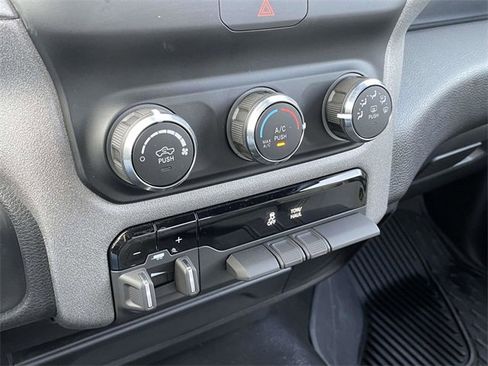 Used 2024 RAM 2500 Tradesman w/ Chrome Appearance Group image 27