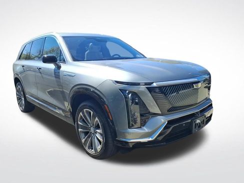 Used 2026 Cadillac Vistiq Luxury AWD/4WD image 3