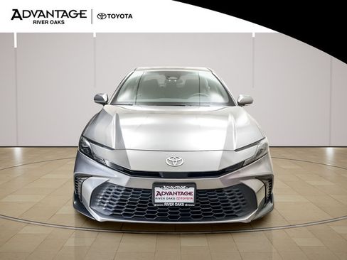 Used 2025 Toyota Camry SE FWD image 2