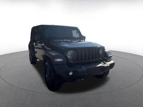 Used 2025 Jeep Wrangler Unlimited Sport AWD/4WD image 3