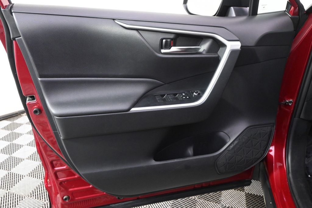 Used 2021 Toyota RAV4 XLE w/ Convenience Package AWD/4WD image 22