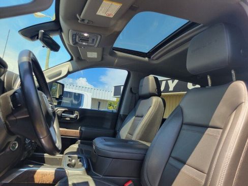 Used 2022 GMC Sierra 2500 Denali w/ Denali Ultimate Package AWD/4WD image 9