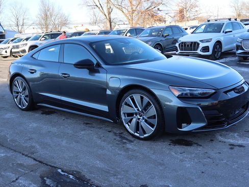 Used 2022 Audi e-tron GT Prestige w/ Prestige Package image 3