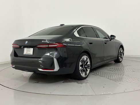Used 2024 BMW 530i w/ Convenience Package RWD image 9