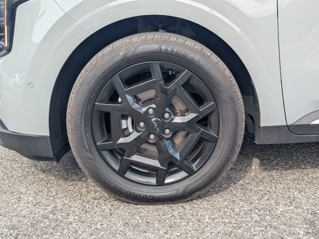 Certified 2026 Kia Carnival Hybrid FWD image 13