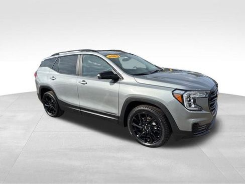 Used 2023 GMC Terrain SLE w/ Elevation Edition AWD/4WD image 3